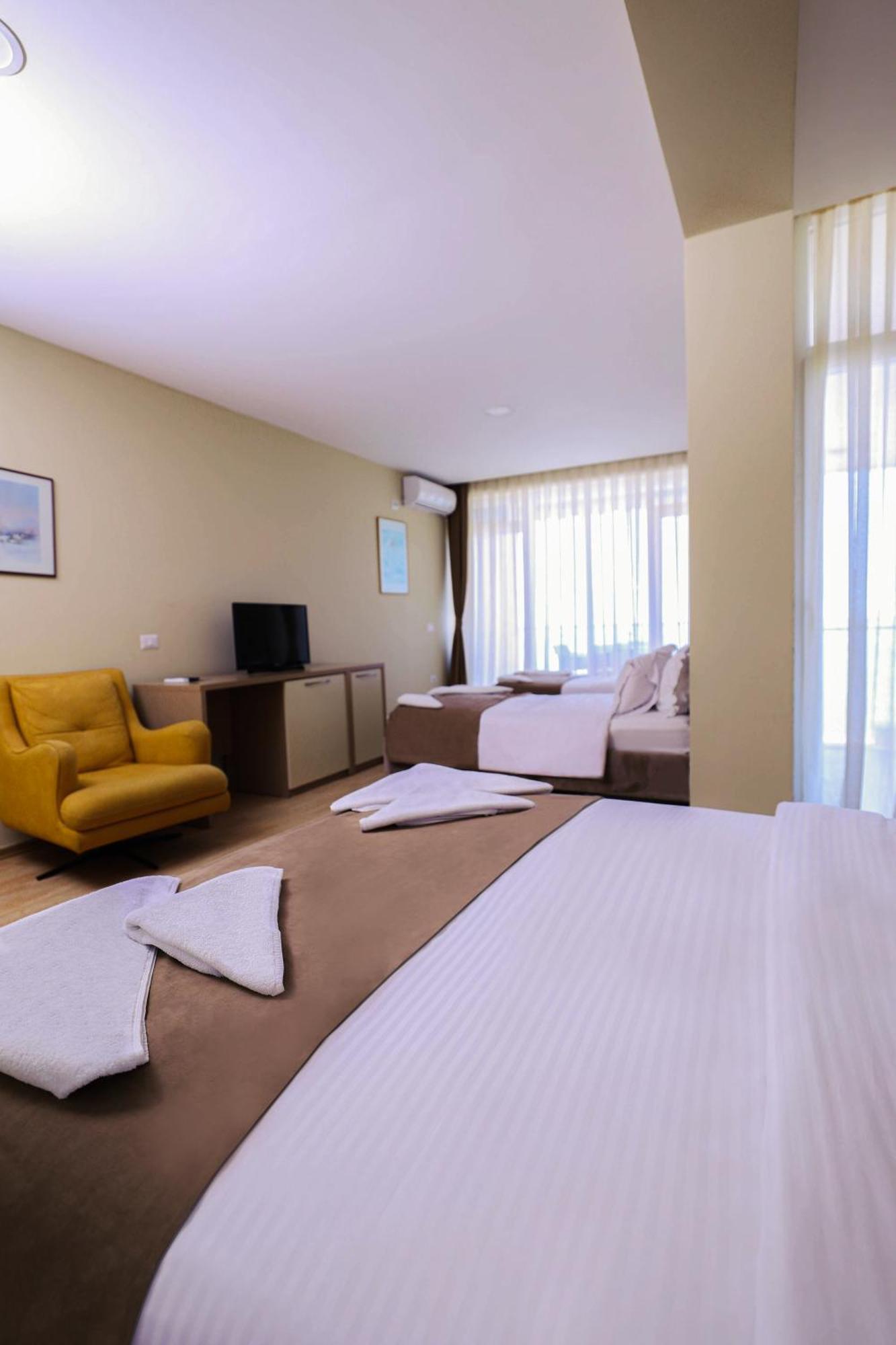 Hotel Frojd - Beach Front Resort เชิงยิน ภายนอก รูปภาพ